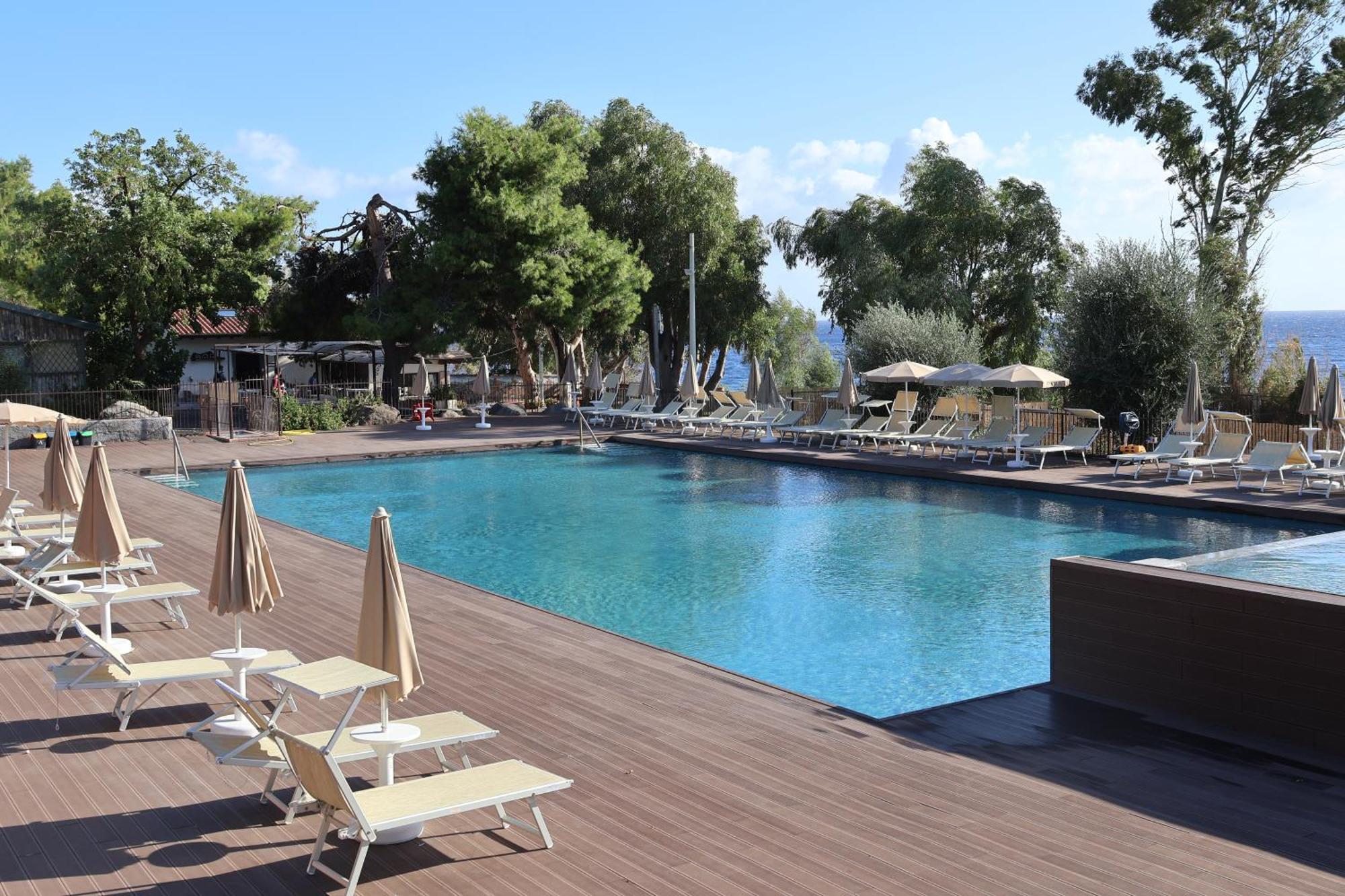 Il Pampaleone Glamping And Resort Acireale Exteriér fotografie